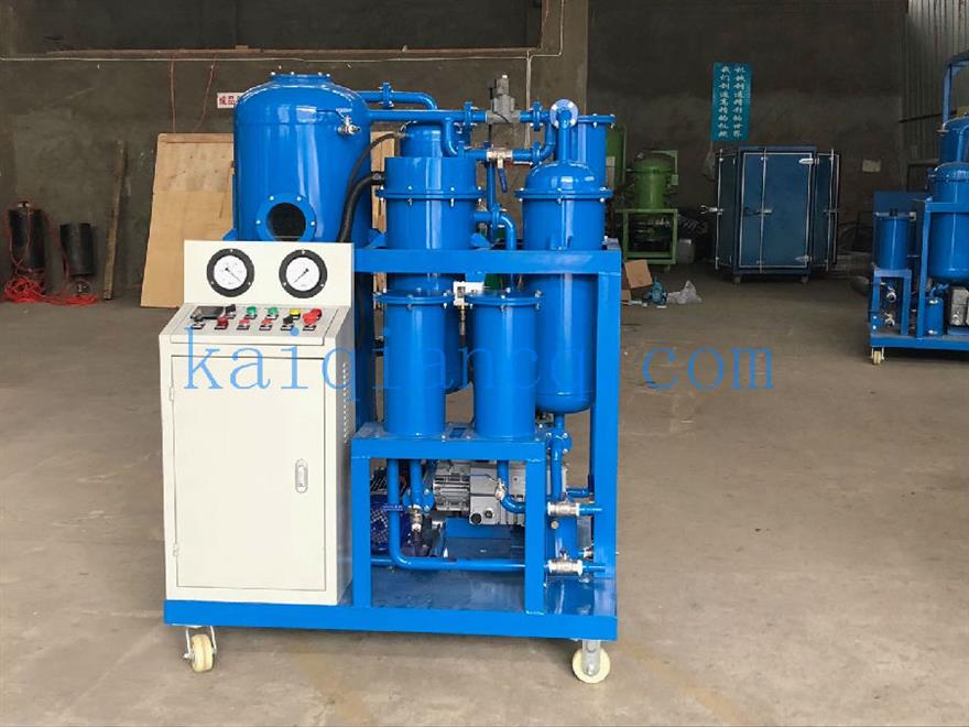 喀麥隆客戶訂購的單級真空濾油機裝箱現場